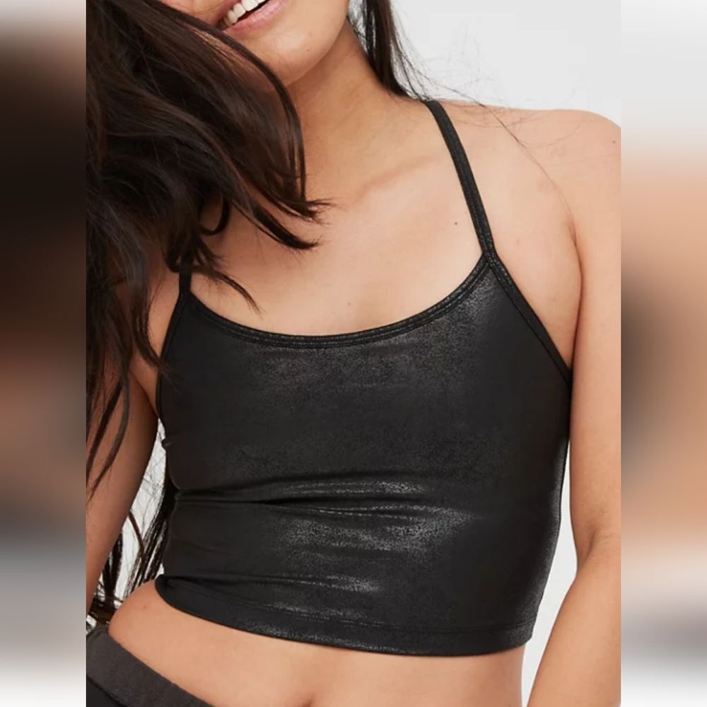 OFFLINE BY AERIE BLACK CRACKLE HUGGER LONGLINE  MEDIUM SUPPORT SPORTS BRA